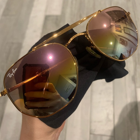 Ray Ban Gold Aviator Sunglasses - Picture 3 of 16